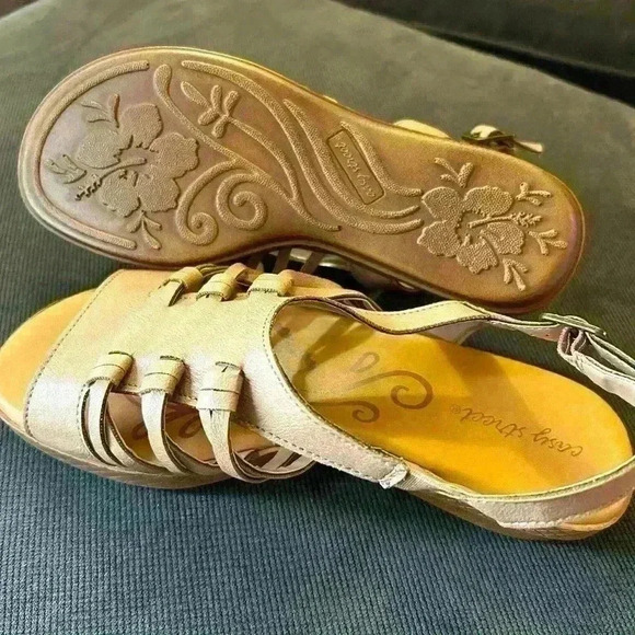 NWOT - Easy Street Gladiator Slingback Leather Sandal, 6W - Picture 2 of 2